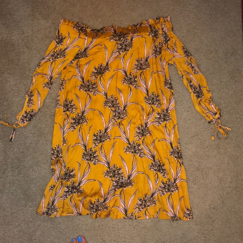 Adorable off-shoulder Mink Pink dress for fall!